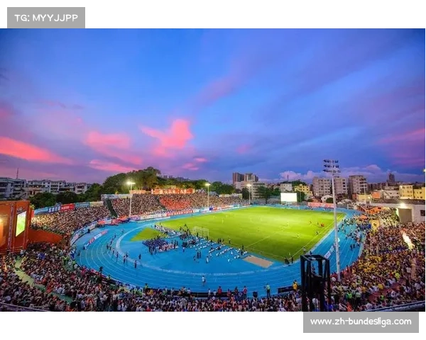 佛山“西甲”小组赛移师新沙绿茵足球场,免费观赛吸引大量市民 佛山“西甲”小组赛移师新沙绿茵足球场,免费观赛吸引大量市民